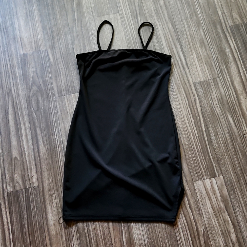🖤black mini dress